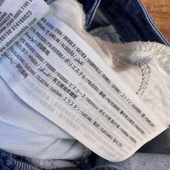 Hollister Embroidered Skinny Distressed MId-Rise Blue Jeans Size 5 - Picture 9 of 14